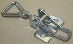 Toggle latch Steel Medium size countersunk holes with Hinged Triangle screw loop